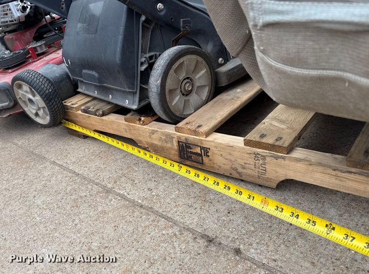 image for item ES5690 (12) lawn mowers