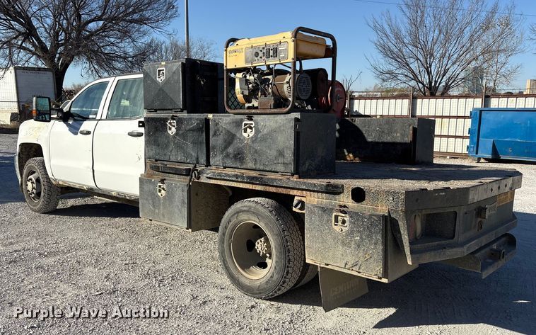 image for item ES8518 2016 Chevrolet Silverado 3500HD Crew Cab flatbed pickup truck