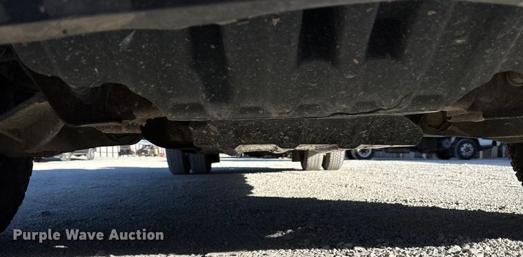 image for item ES8518 2016 Chevrolet Silverado 3500HD Crew Cab flatbed pickup truck