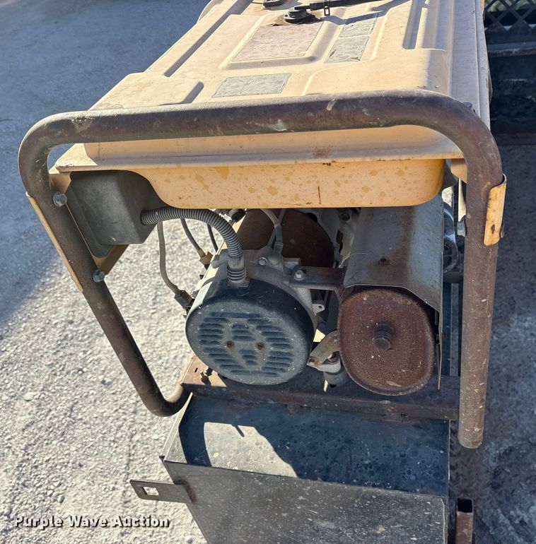 image for item ES8518 2016 Chevrolet Silverado 3500HD Crew Cab flatbed pickup truck