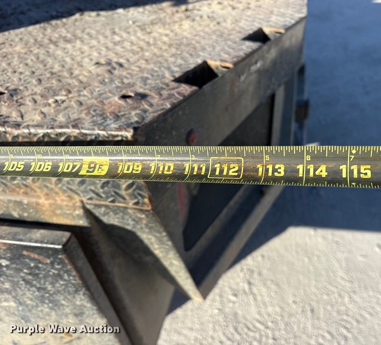 image for item ES8518 2016 Chevrolet Silverado 3500HD Crew Cab flatbed pickup truck