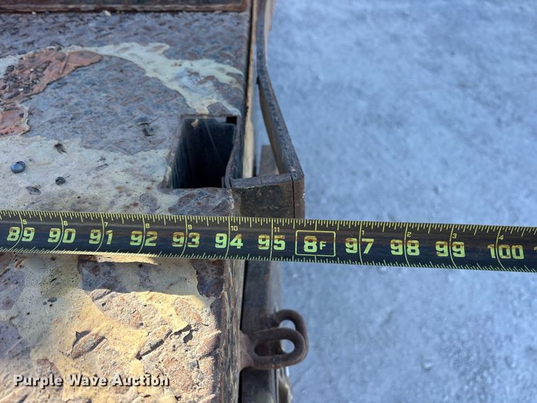 image for item ES8518 2016 Chevrolet Silverado 3500HD Crew Cab flatbed pickup truck