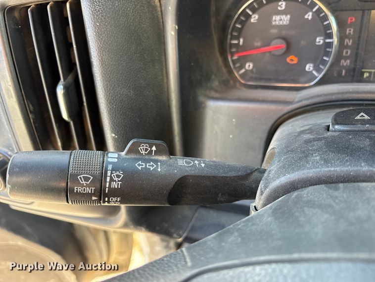 image for item ES8518 2016 Chevrolet Silverado 3500HD Crew Cab flatbed pickup truck