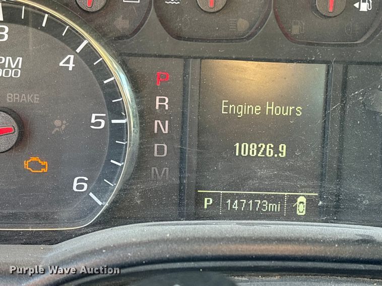 image for item ES8518 2016 Chevrolet Silverado 3500HD Crew Cab flatbed pickup truck