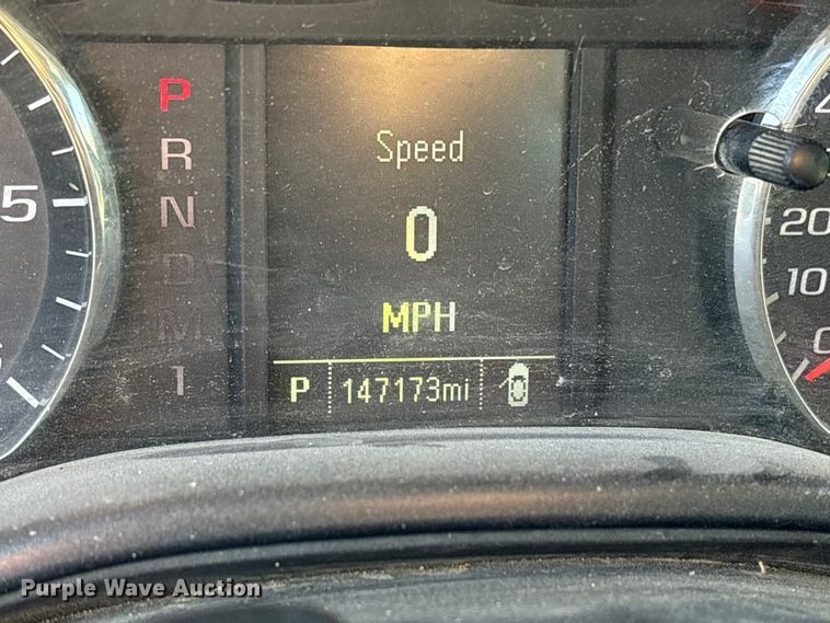 image for item ES8518 2016 Chevrolet Silverado 3500HD Crew Cab flatbed pickup truck