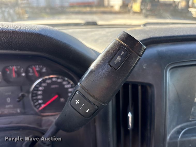 image for item ES8518 2016 Chevrolet Silverado 3500HD Crew Cab flatbed pickup truck