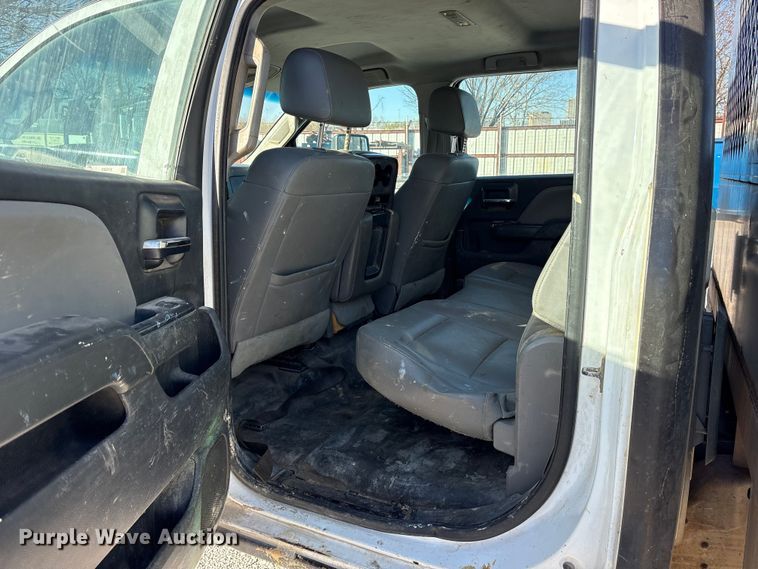 image for item ES8518 2016 Chevrolet Silverado 3500HD Crew Cab flatbed pickup truck