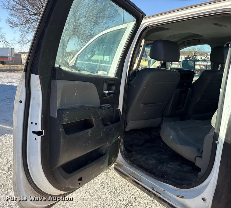 image for item ES8518 2016 Chevrolet Silverado 3500HD Crew Cab flatbed pickup truck