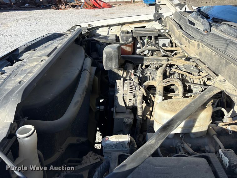 image for item ES8518 2016 Chevrolet Silverado 3500HD Crew Cab flatbed pickup truck