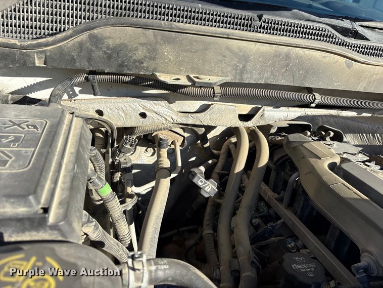 image for item ES8518 2016 Chevrolet Silverado 3500HD Crew Cab flatbed pickup truck