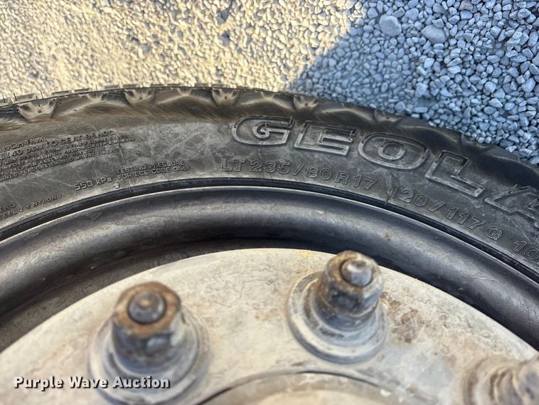 image for item ES8518 2016 Chevrolet Silverado 3500HD Crew Cab flatbed pickup truck