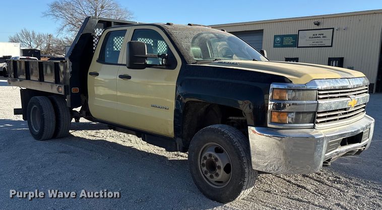 image for item ES8519 2015 Chevrolet Silverado 3500HD Ext. Cab flatbed pickup truck