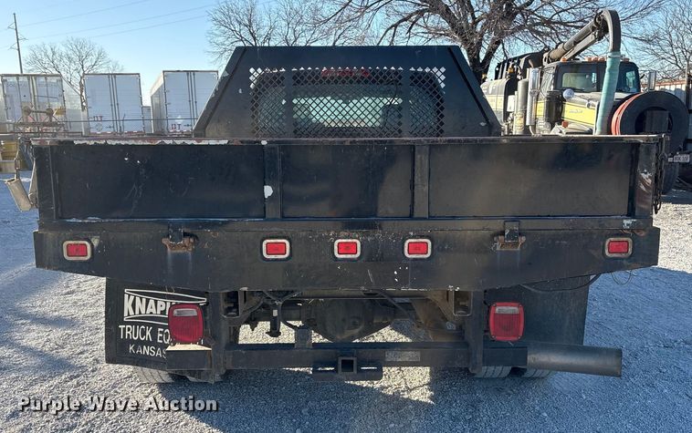 image for item ES8519 2015 Chevrolet Silverado 3500HD Ext. Cab flatbed pickup truck