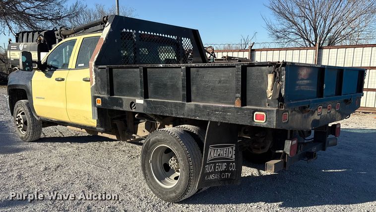 image for item ES8519 2015 Chevrolet Silverado 3500HD Ext. Cab flatbed pickup truck