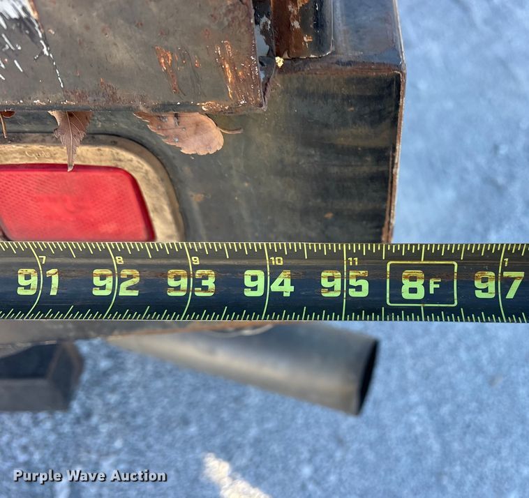 image for item ES8519 2015 Chevrolet Silverado 3500HD Ext. Cab flatbed pickup truck