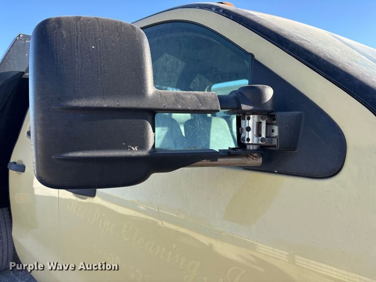 image for item ES8519 2015 Chevrolet Silverado 3500HD Ext. Cab flatbed pickup truck