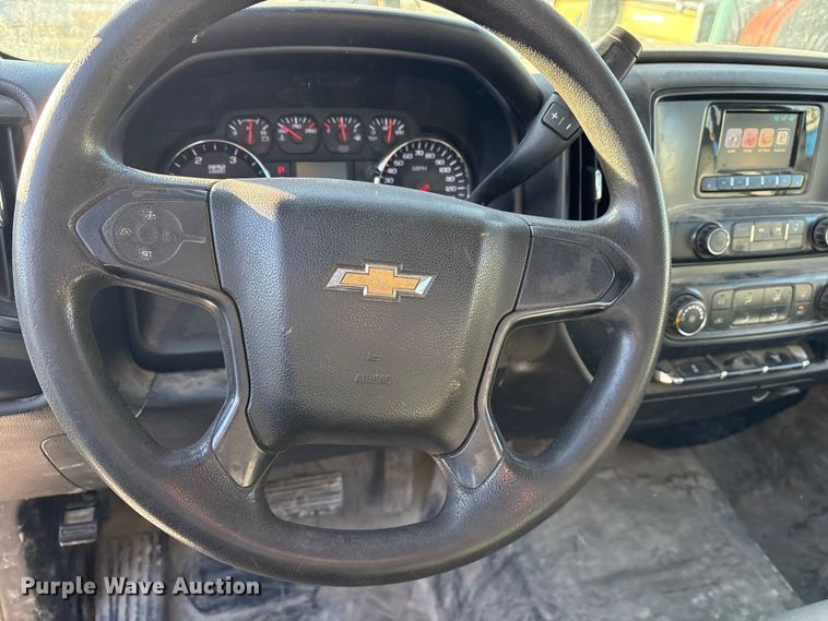 image for item ES8519 2015 Chevrolet Silverado 3500HD Ext. Cab flatbed pickup truck