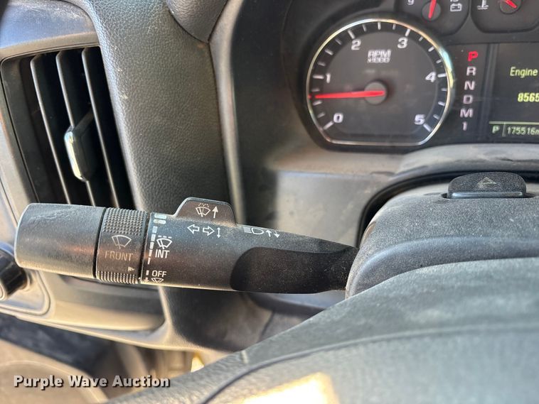 image for item ES8519 2015 Chevrolet Silverado 3500HD Ext. Cab flatbed pickup truck