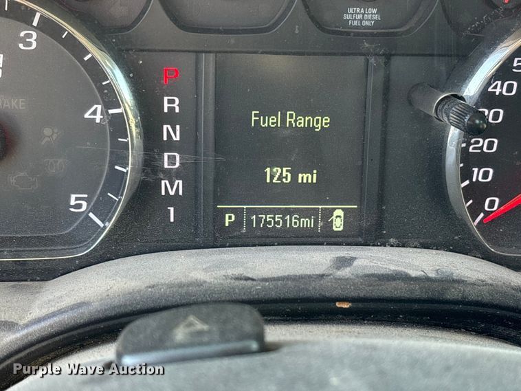 image for item ES8519 2015 Chevrolet Silverado 3500HD Ext. Cab flatbed pickup truck