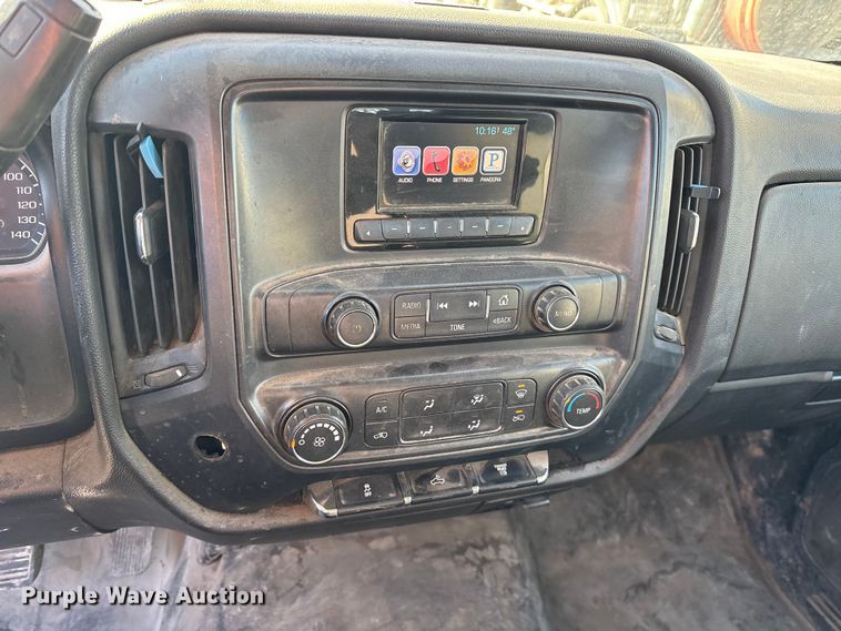 image for item ES8519 2015 Chevrolet Silverado 3500HD Ext. Cab flatbed pickup truck