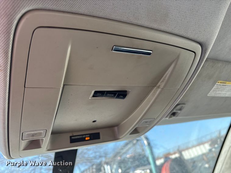 image for item ES8519 2015 Chevrolet Silverado 3500HD Ext. Cab flatbed pickup truck