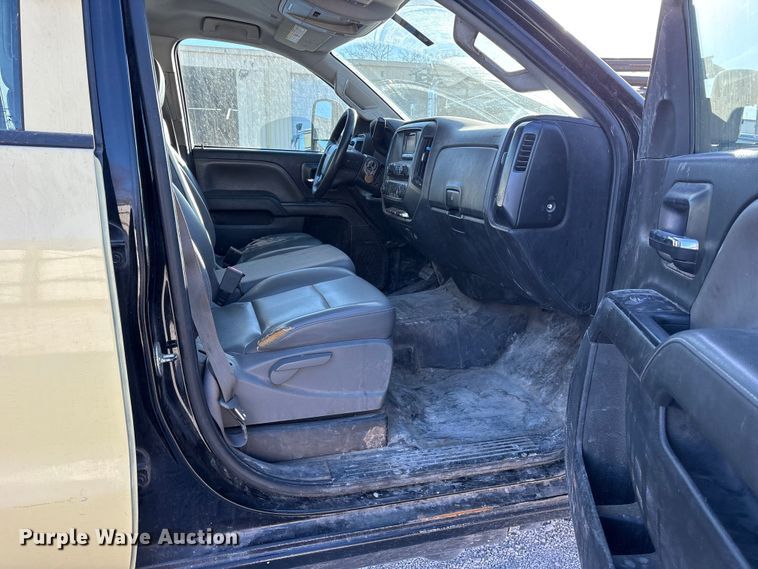 image for item ES8519 2015 Chevrolet Silverado 3500HD Ext. Cab flatbed pickup truck