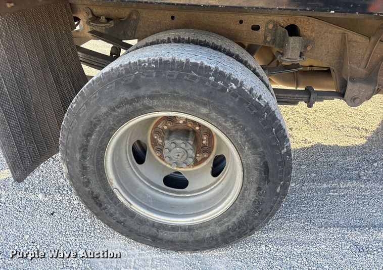 image for item ES8519 2015 Chevrolet Silverado 3500HD Ext. Cab flatbed pickup truck