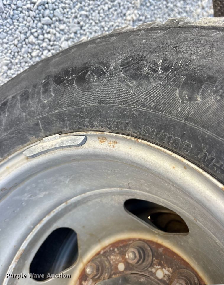 image for item ES8519 2015 Chevrolet Silverado 3500HD Ext. Cab flatbed pickup truck