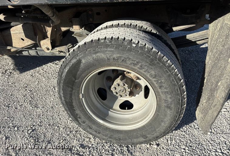 image for item ES8519 2015 Chevrolet Silverado 3500HD Ext. Cab flatbed pickup truck