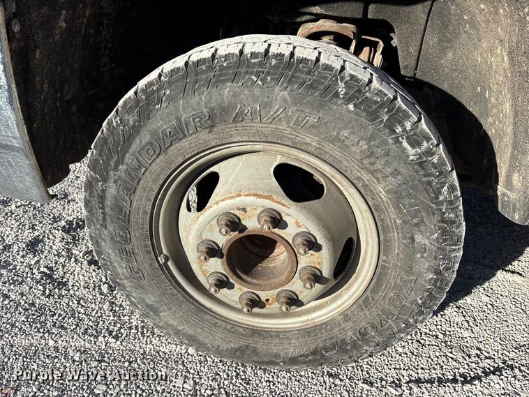 image for item ES8519 2015 Chevrolet Silverado 3500HD Ext. Cab flatbed pickup truck