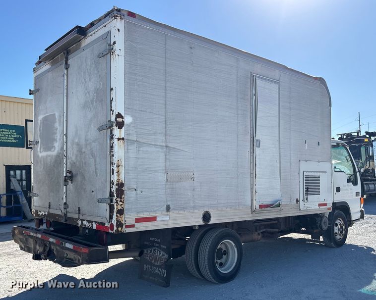 image for item ES8521 1999 GMC W4500 box truck