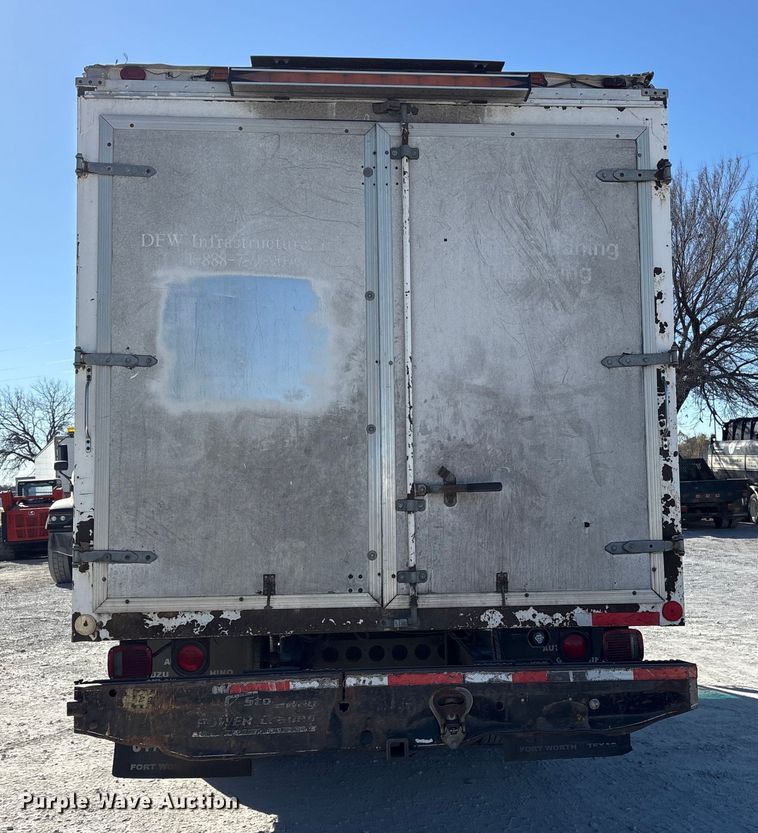 image for item ES8521 1999 GMC W4500 box truck