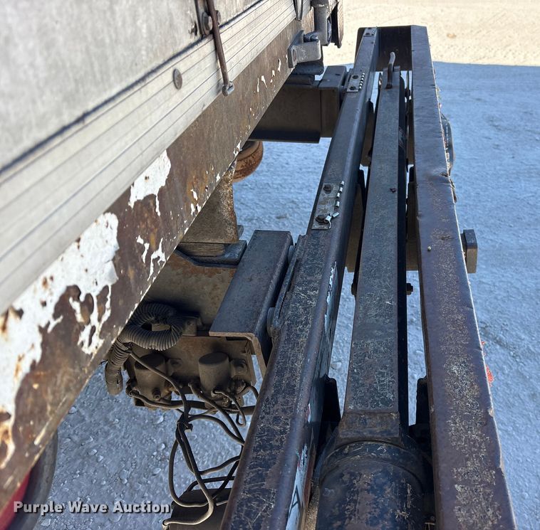 image for item ES8521 1999 GMC W4500 box truck