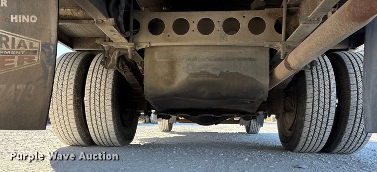 image for item ES8521 1999 GMC W4500 box truck