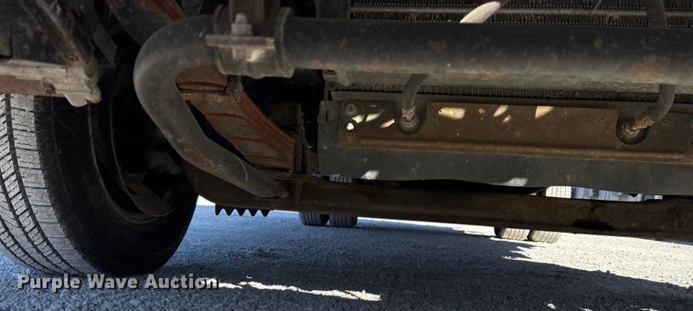 image for item ES8521 1999 GMC W4500 box truck