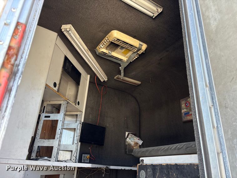 image for item ES8521 1999 GMC W4500 box truck