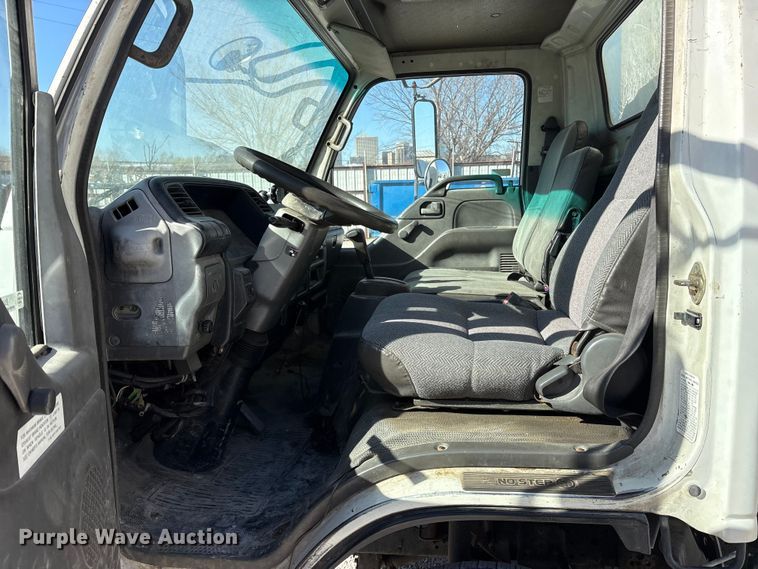 image for item ES8521 1999 GMC W4500 box truck