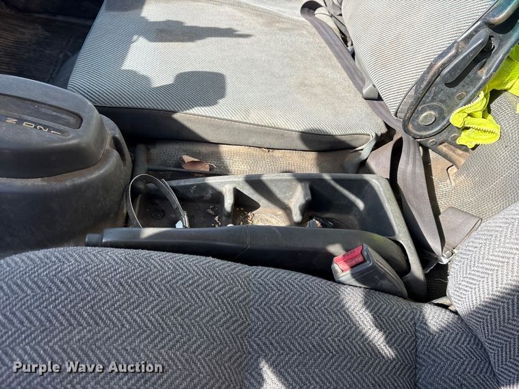 image for item ES8521 1999 GMC W4500 box truck