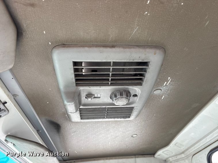 image for item ES8521 1999 GMC W4500 box truck