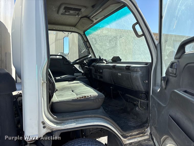 image for item ES8521 1999 GMC W4500 box truck