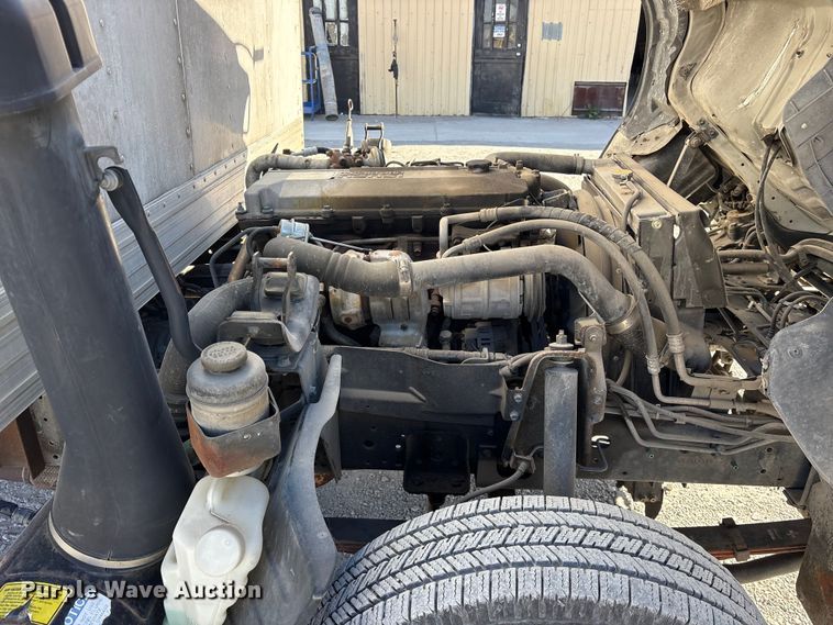 image for item ES8521 1999 GMC W4500 box truck