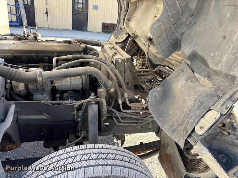 image for item ES8521 1999 GMC W4500 box truck