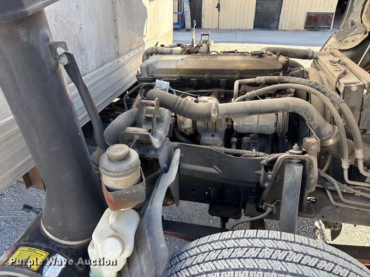 image for item ES8521 1999 GMC W4500 box truck