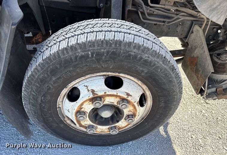 image for item ES8521 1999 GMC W4500 box truck