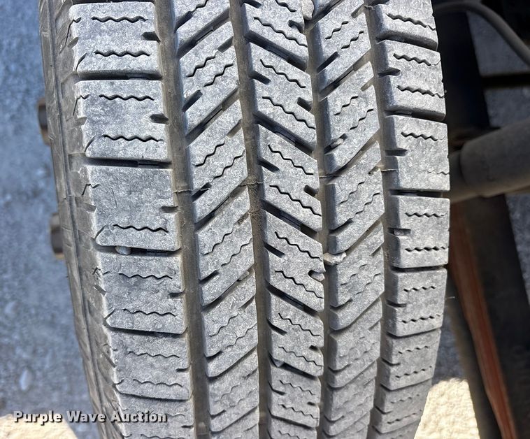 image for item ES8521 1999 GMC W4500 box truck