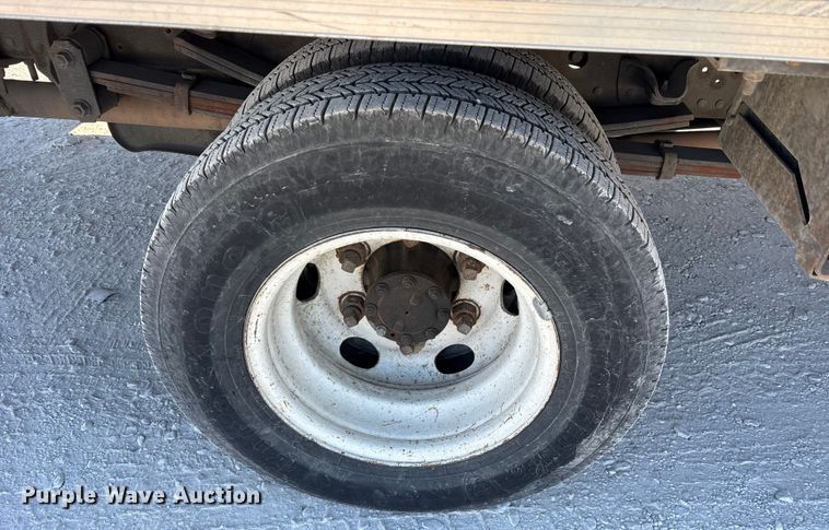 image for item ES8521 1999 GMC W4500 box truck