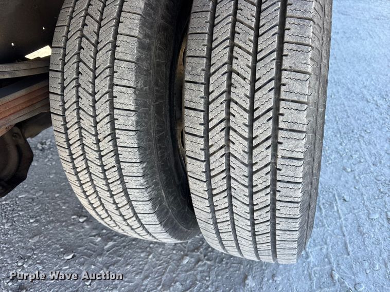 image for item ES8521 1999 GMC W4500 box truck