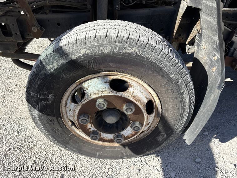 image for item ES8521 1999 GMC W4500 box truck