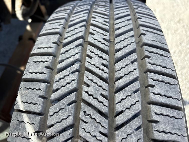 image for item ES8521 1999 GMC W4500 box truck