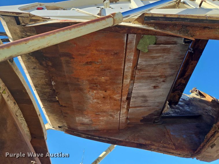 image for item ET1165 1999 International 4900 refuse truck